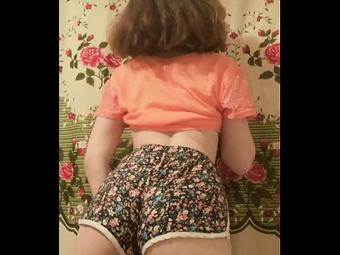 ❤️ Sexy junges Babe zieht ihre Shorts vor der Kamera aus ☑ Fucking video bei uns de.naffuck.xyz