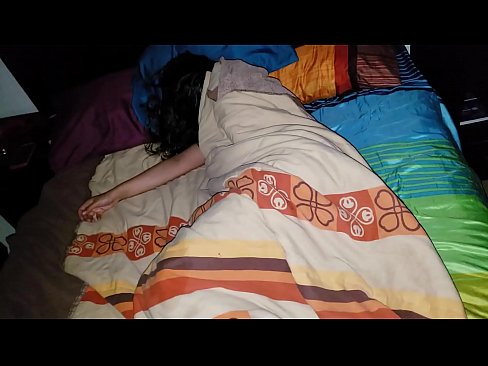 ❤️ Stiefsohn beschimpft seine junge Stiefmutter, während sie schläft. ☑ Fucking video bei uns de.naffuck.xyz